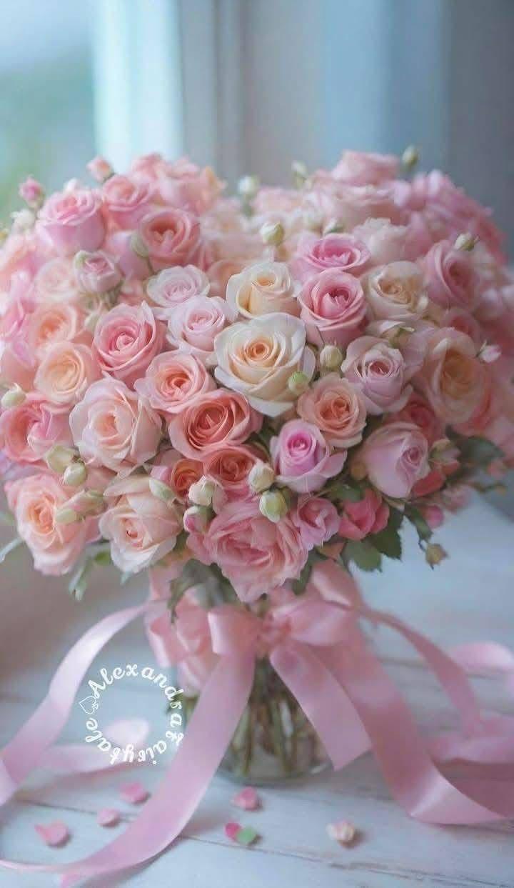 Paddle Breeze Port workshop space where corporate flower arrangements are designed and prepared for business delivery